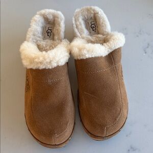 NEW UGG Kalie Shearling Wooden Clogs